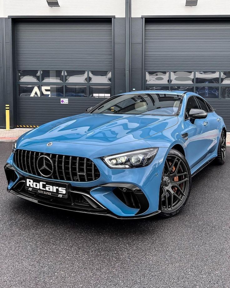 Luxury Sedan Y